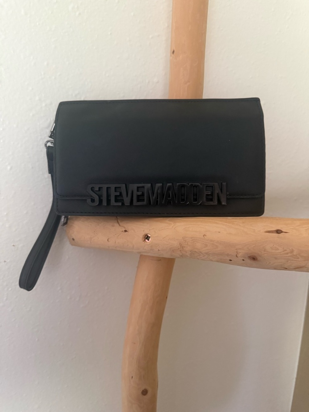 Steve Madden Black Womens Wristlet Wallet with Logo Accent